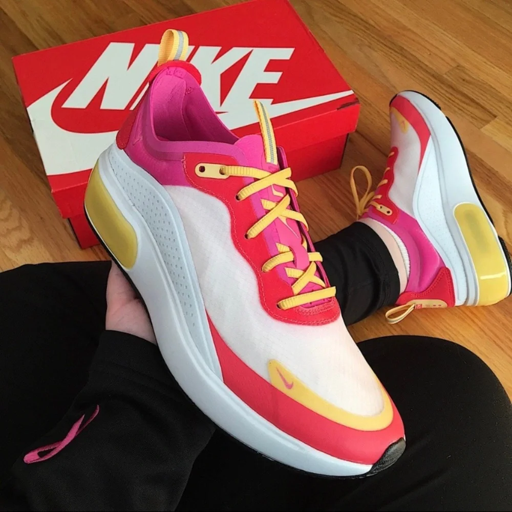 Nike Air Max Dia Women’s Sneakers